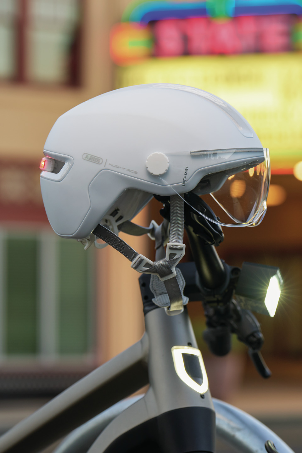 Kask rowerowy Abus HUD-Y ACE Pure White