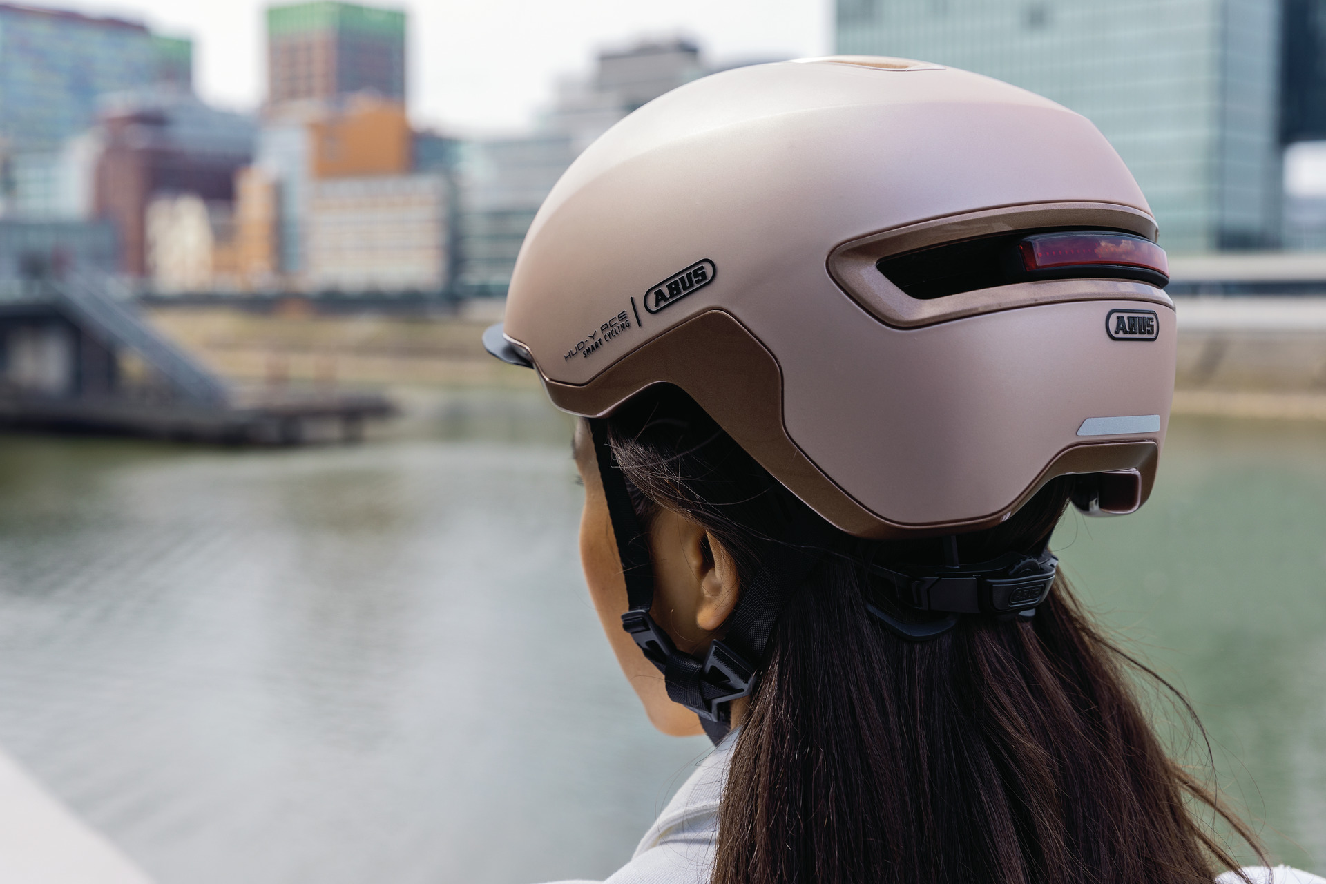 Kask rowerowy Abus HUD-Y Pure Rose