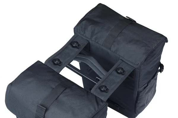 Dwustronna sakwa rowerowa Basil Move 30L MIK 2.0 Black