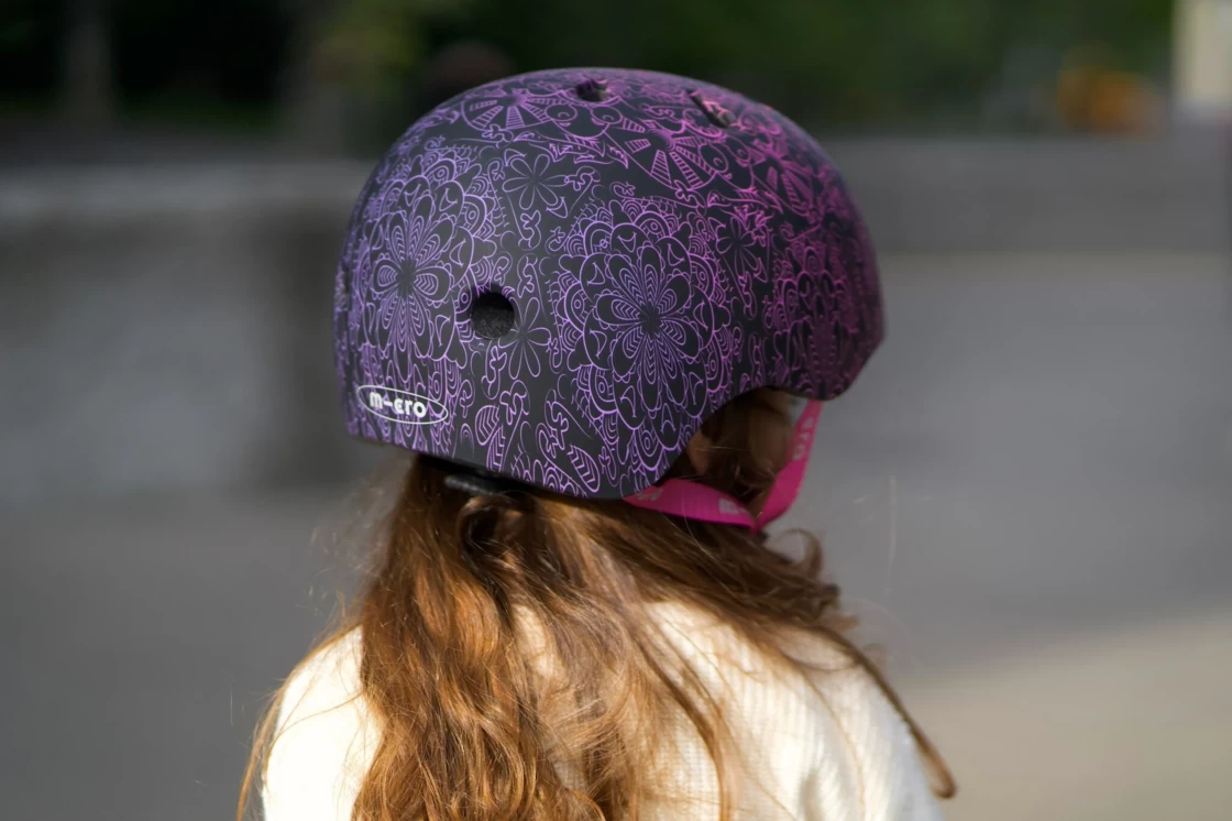 Dziecięcy kask na hulajnogę Micro Mandala Pink/Purple