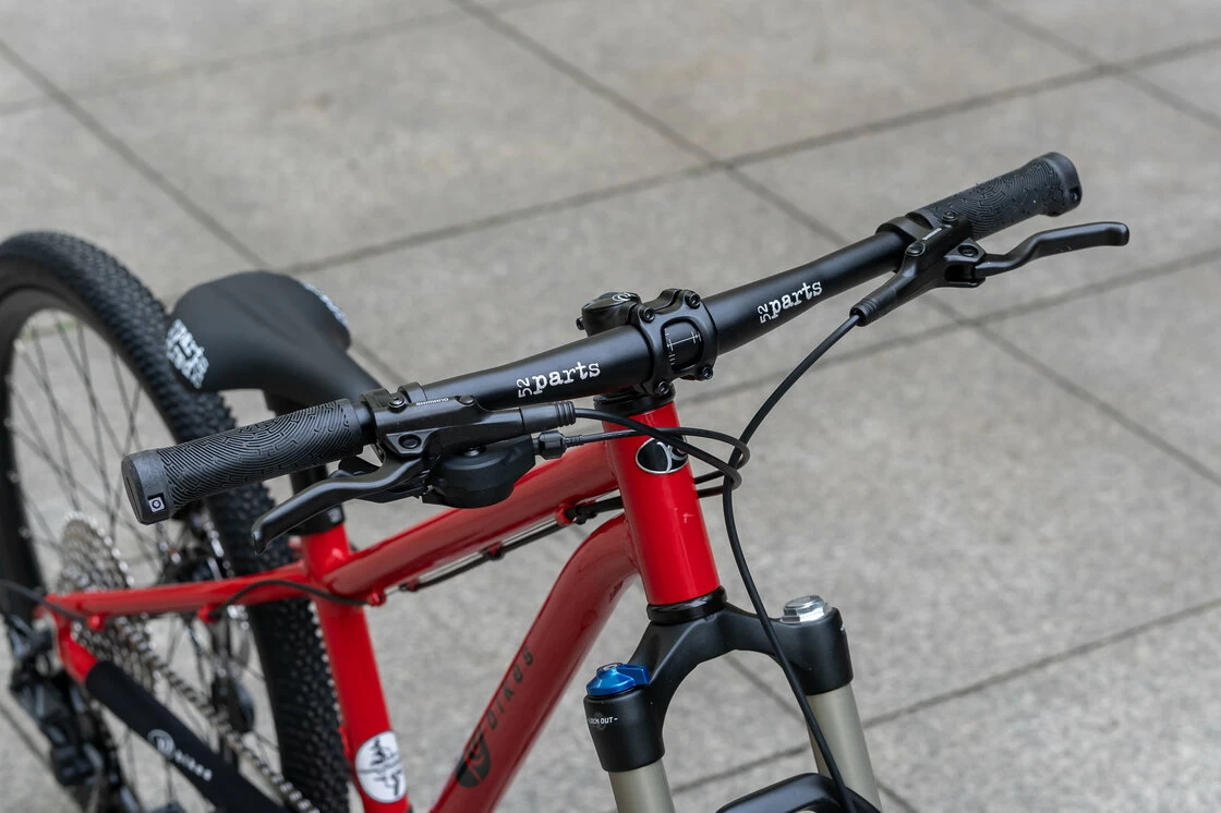 Lekki rowerek amortyzowany KUbikes 24 S MTB DISC czerwony