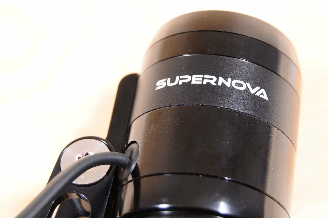 Przednia lampka rowerowa Supernova E3 Pro 2