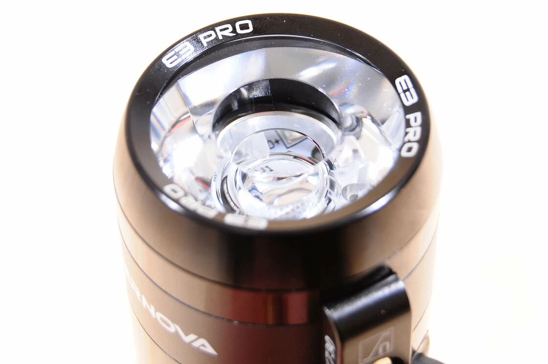 Przednia lampka rowerowa Supernova E3 Pro 2