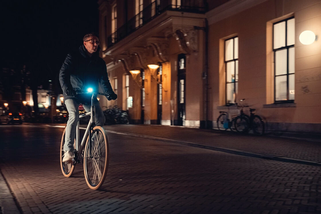 Zestaw oświetlenia rowerowego AXA DWN 50 Lux USB